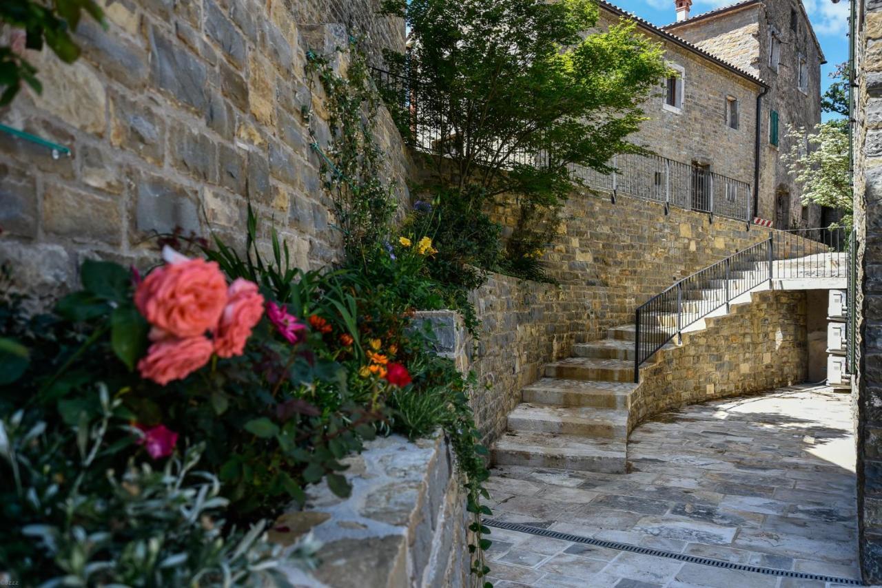 L'Abbraccio Della Quercia Momjan Exterior foto